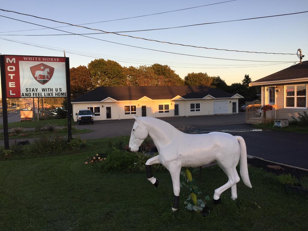The White Horse Motel Cornwall Экстерьер фото