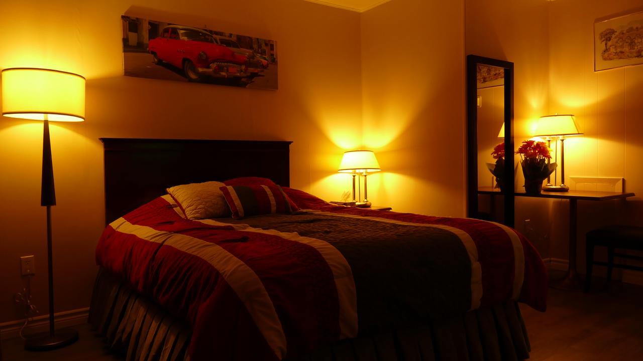 The White Horse Motel Cornwall Экстерьер фото