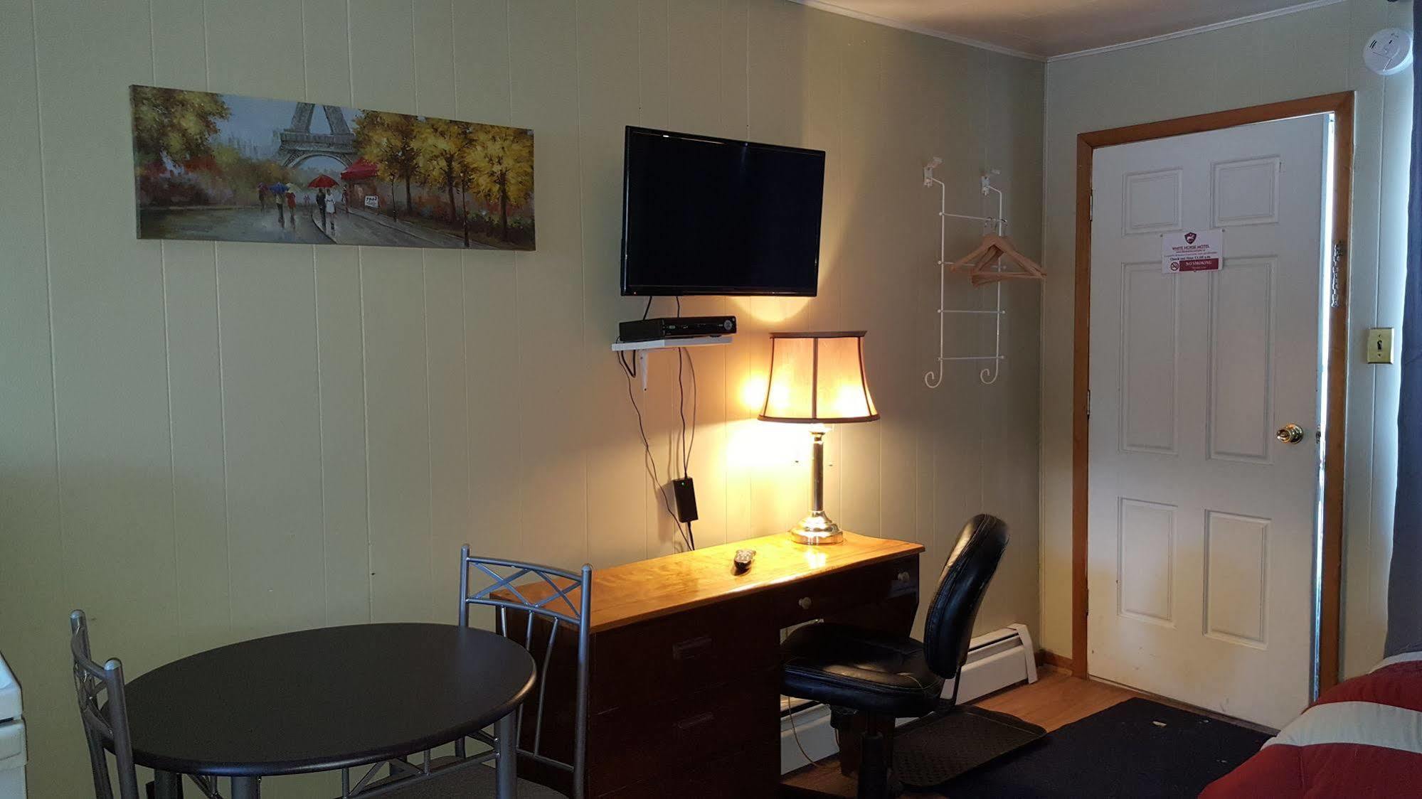 The White Horse Motel Cornwall Экстерьер фото